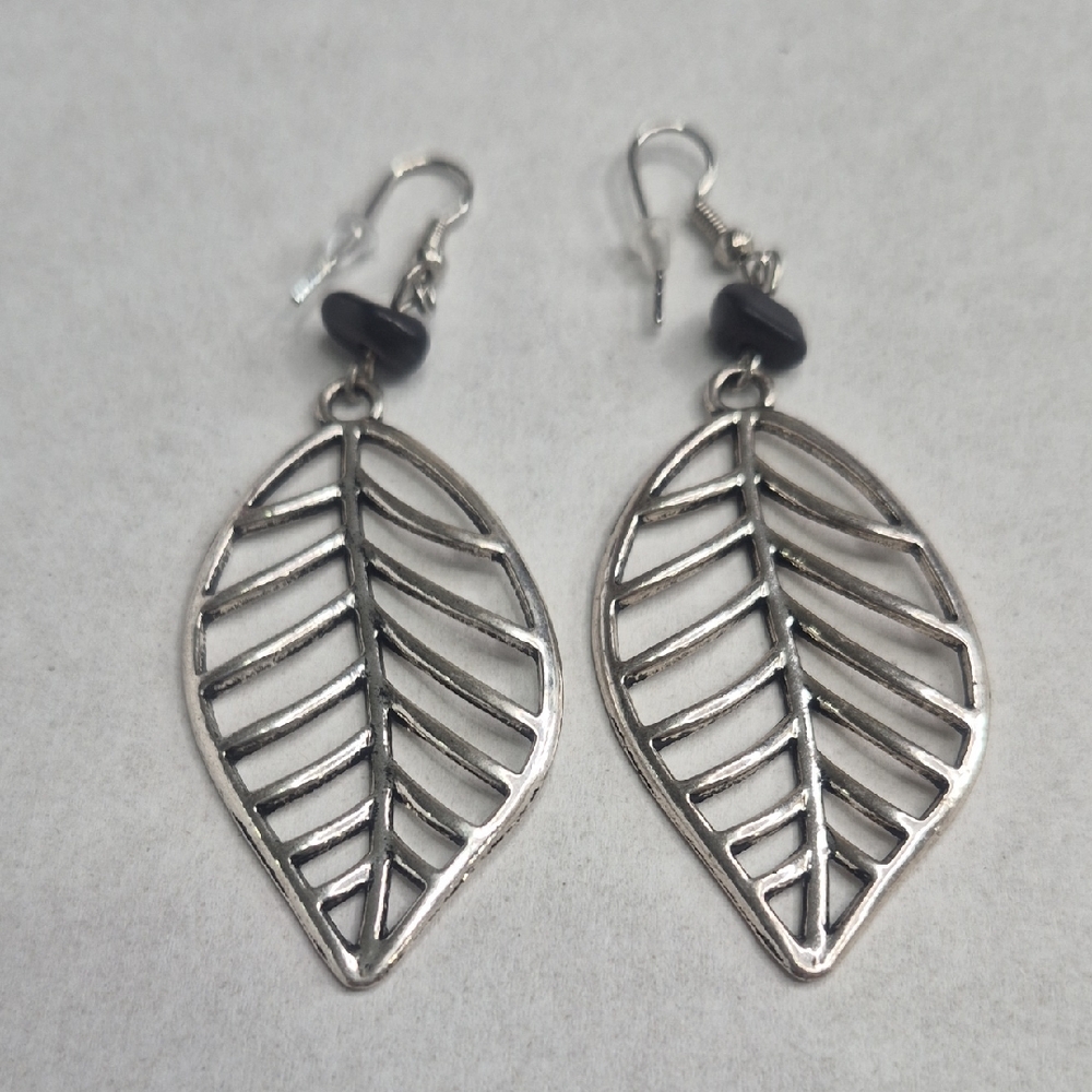 Lightweight Silver-tone Leaf Dangle Earrings